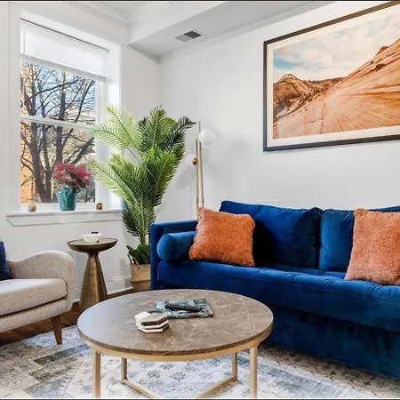 Entire Rowhome In Northwest Washington